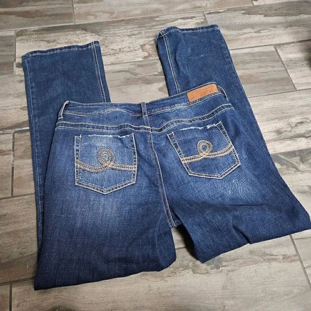 Seven7 Slim Boot Jeans - Picture 7 of 8